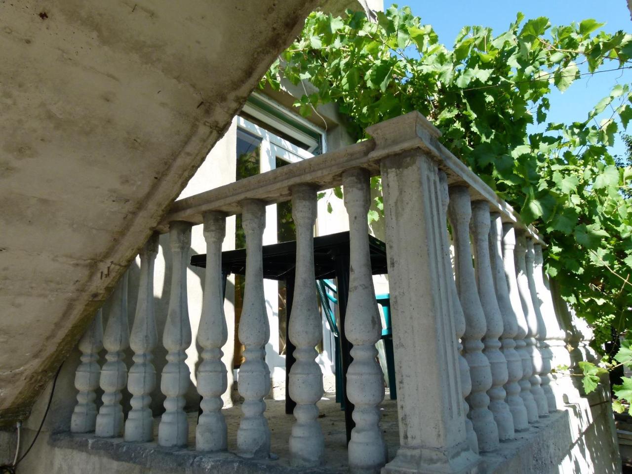 Why Me Eco-Friendly Hostel Tbilisi Bagian luar foto